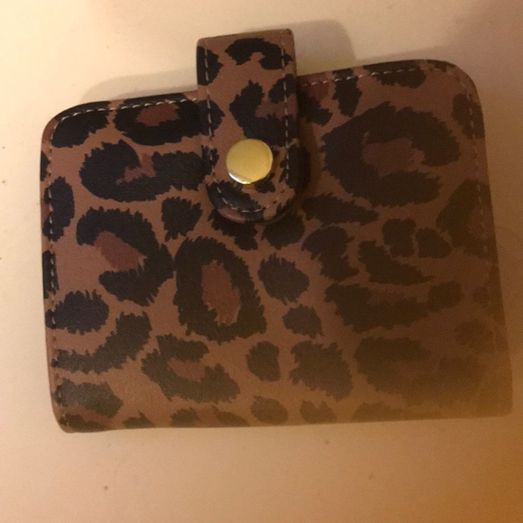 Time and Tru Leopard Print Wallet NWT - Picture 1 of 3